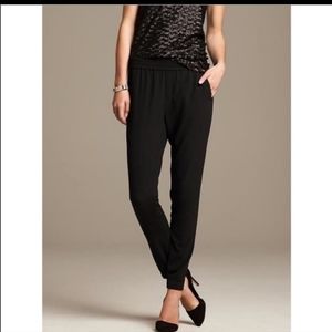 Banana Republic Black Drapey Airstretch Jogger Size 12